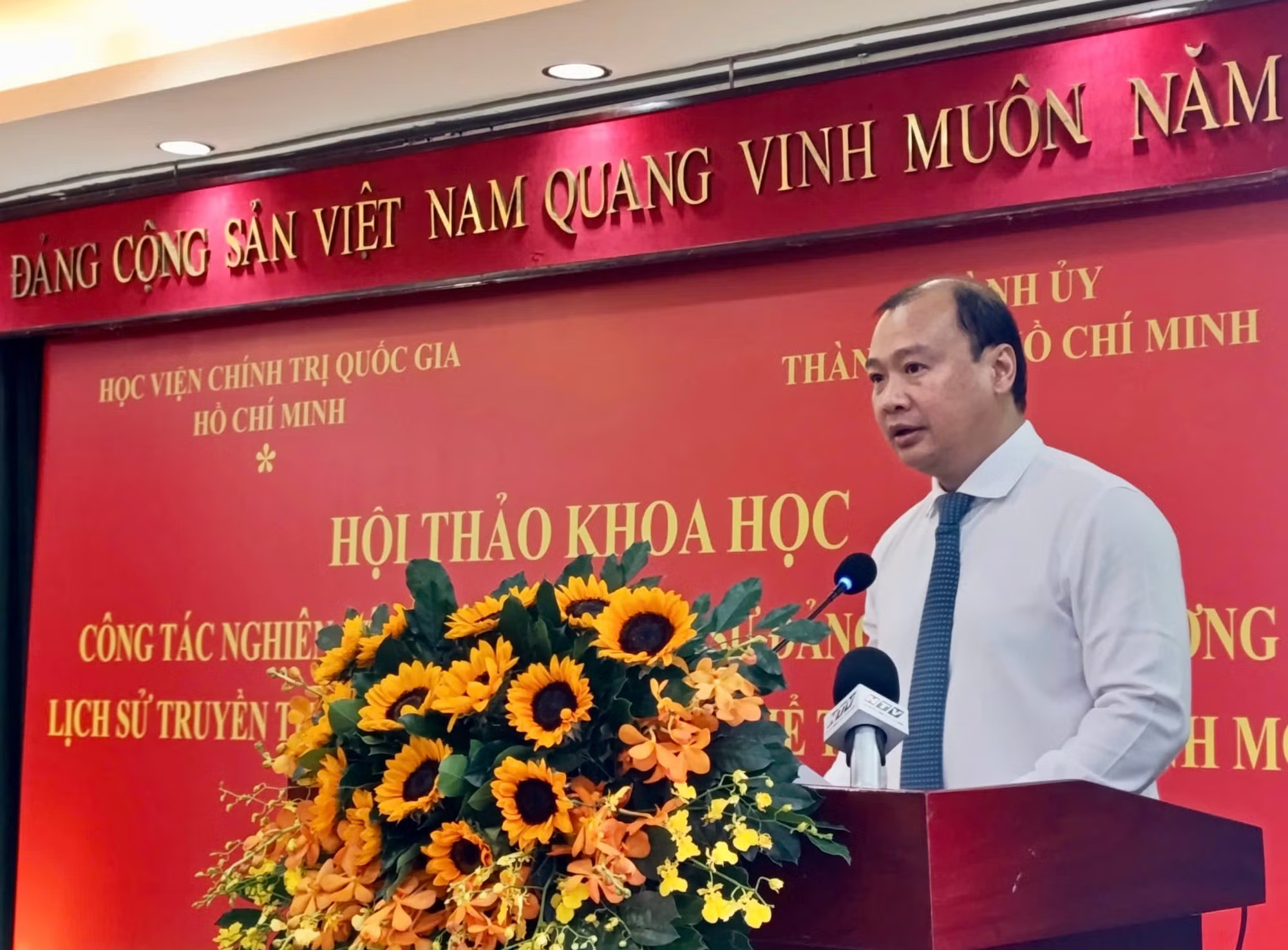 Hội thảo khoa học: “Công tác nghiên cứu, biên soạn lịch sử Đảng bộ địa phương; lịch sử truyền thống ban, ngành, đoàn thể trong tình hình mới”