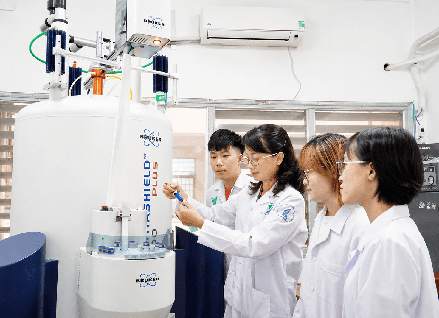 Sự biến đổi cơ cấu nghề nghiệp của đội ngũ trí thức khoa học công nghệ Việt Nam trong chuyển đổi số