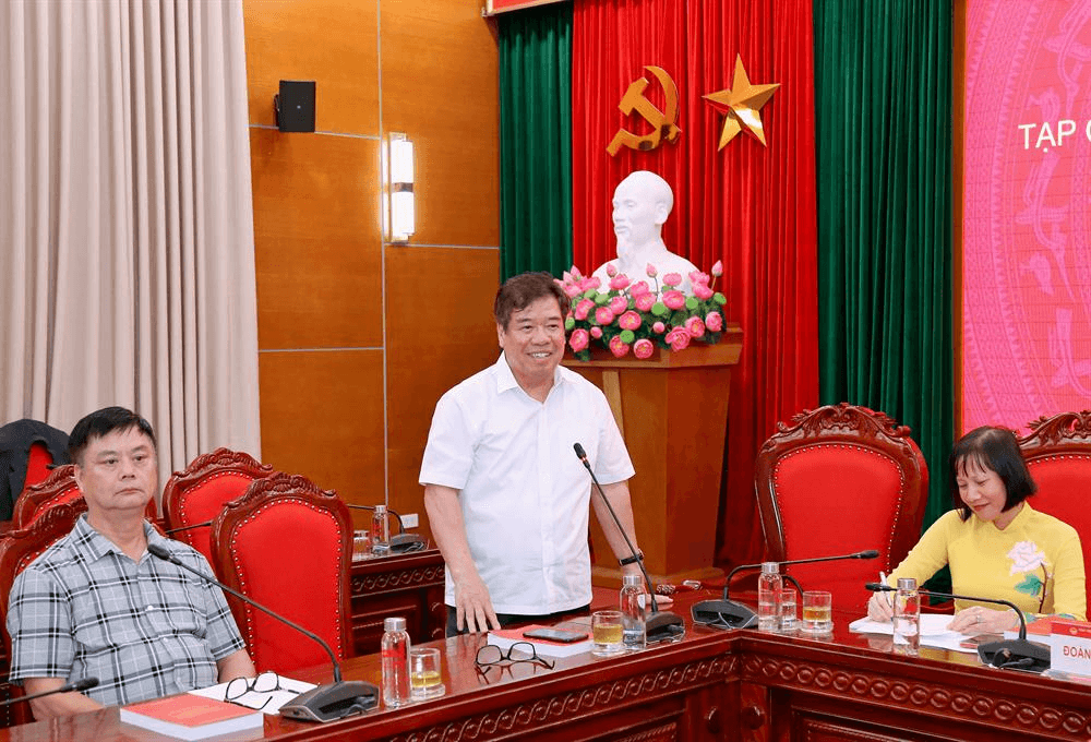 PGS, TS Nguyễn Viết Thảo, nguyên Phó Giám đốc Học viện, nguyên Tổng Biên tập Tạp chí Lý luận chính trị phát biểu tại Hội thảo