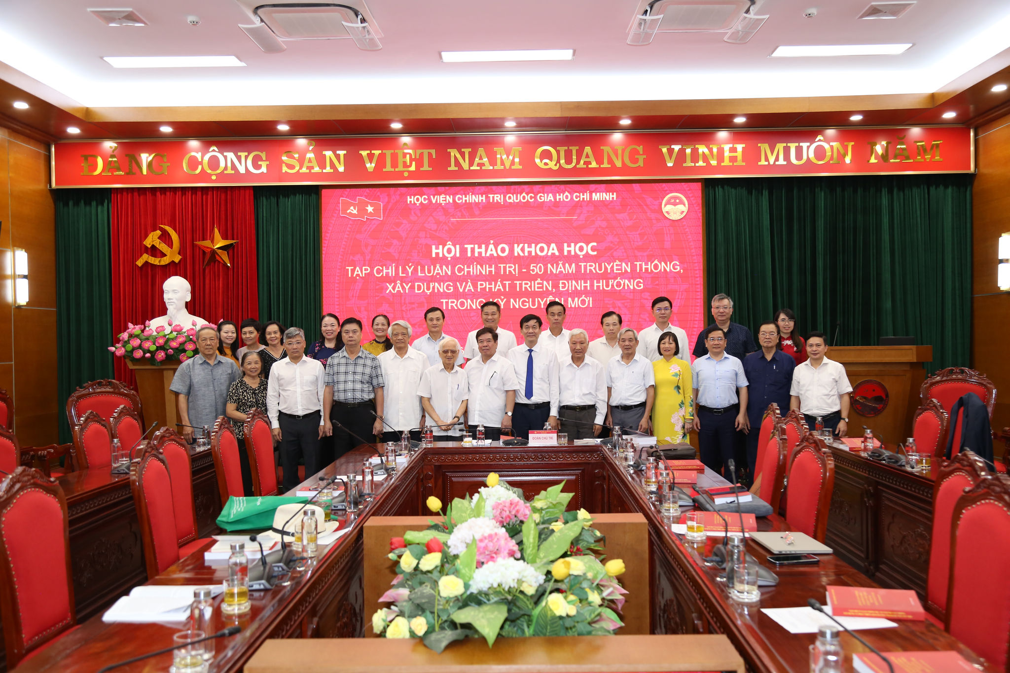 Các đại biểu tham dự Hội thảo