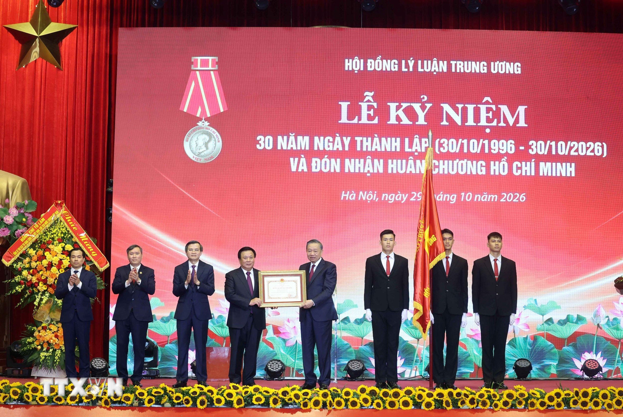 nvsmiximx0ny-gfkhnms-_ttxvn_tong-bi-thu-chu-tich-nuoc-du-le-ky-niem-30-nam-ngay-thanh-lap-hoi-dong-ly-luan-trung-uong-mega-1.jpg